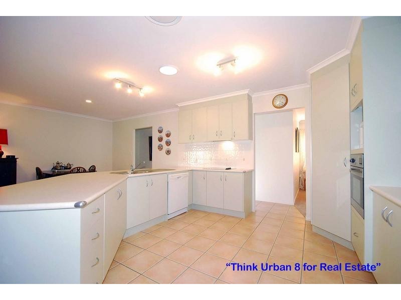 3 Parklane Tce, Brookfield QLD 4069